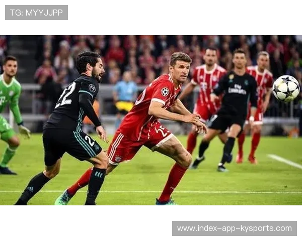 莱奥外脚背传中造成致命机会