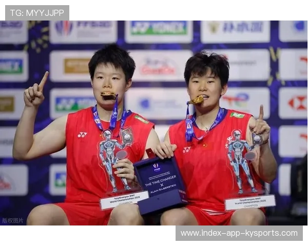 谭宁发球如闪电